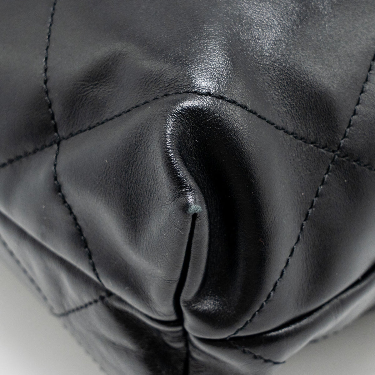 CHANEL SMALL 22 BAG SHINY CALFSKIN BLACK GHW (MICROCHIP)
