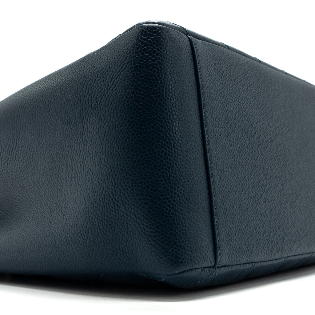 CHANEL GRAND SHOPPING TOTE/ GST CAVIAR DARK BLUE SHW