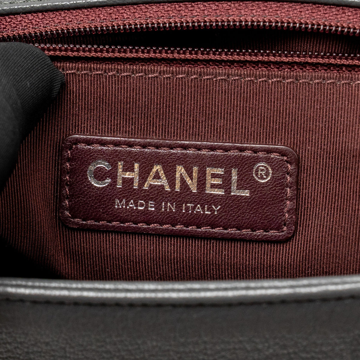 Chanel new medium boy bag goatskin/patent grey ruthenium silver hardware