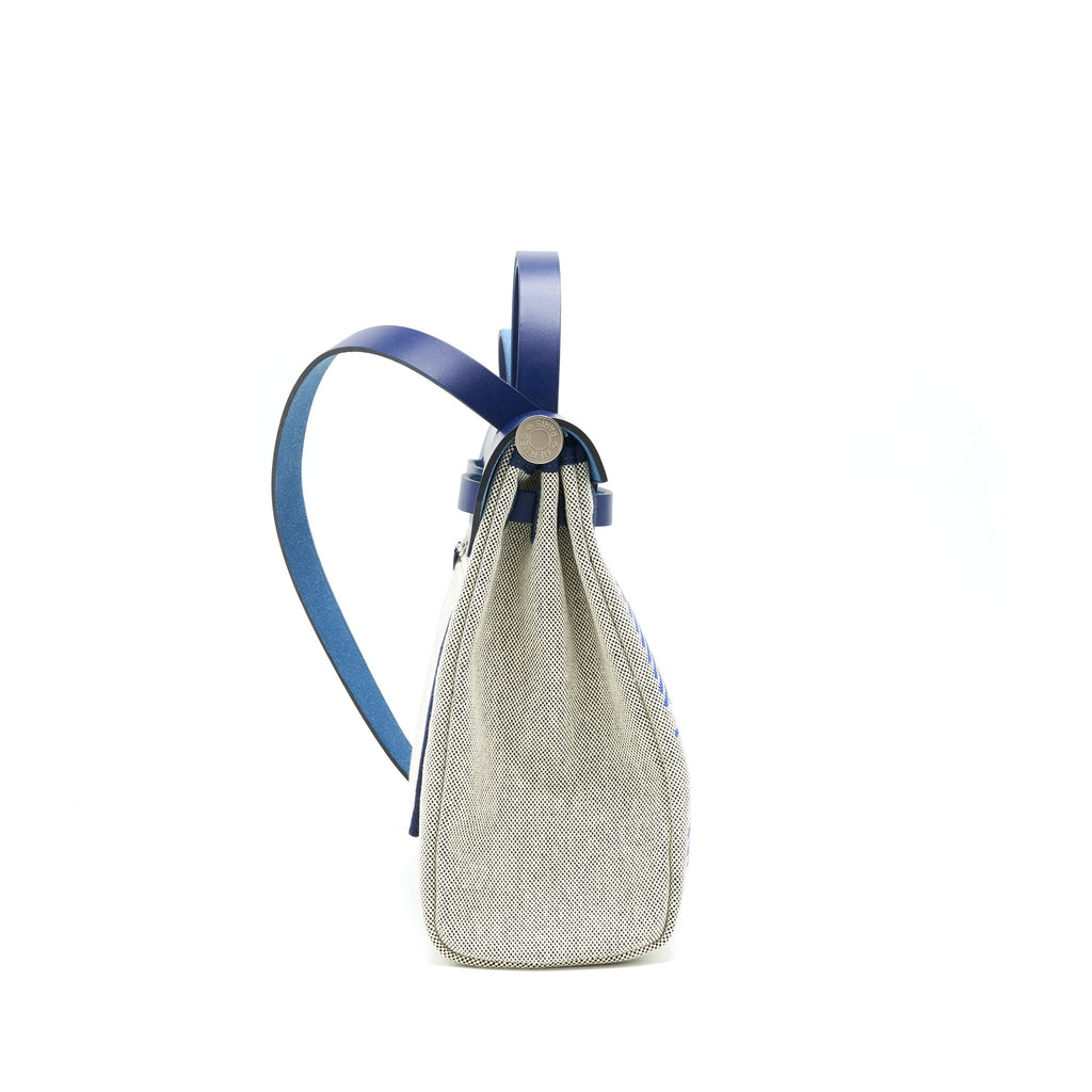 Hermes Herbag Zip 31 Toile H EN Relief Brides Saphir