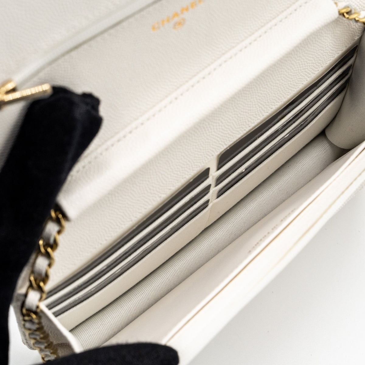 CHANEL CLASSIC WALLET ON CHAIN CAVIAR WHITE LGHW (MICROCHIP)