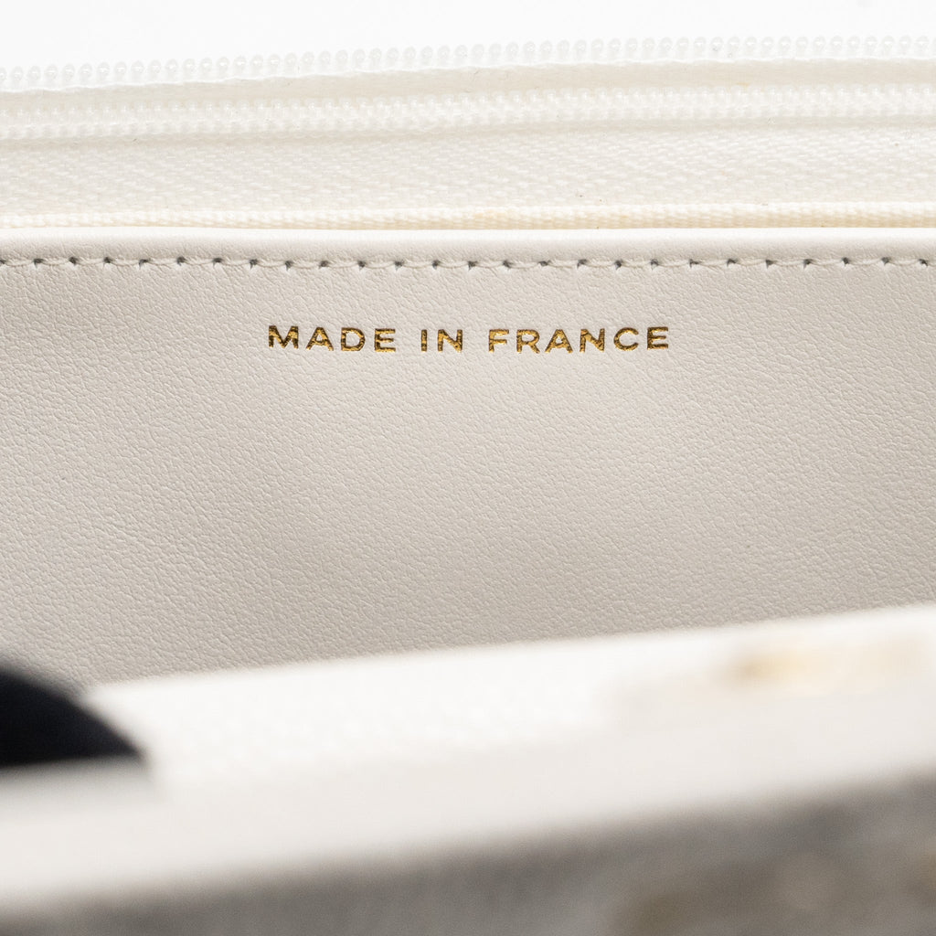 CHANEL CLASSIC WALLET ON CHAIN CAVIAR WHITE LGHW (MICROCHIP)