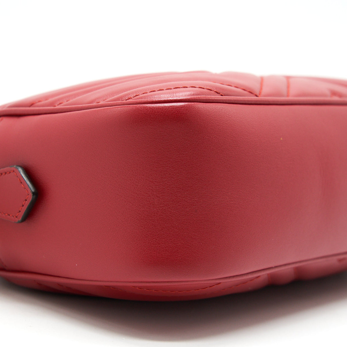 GUCCI MARMONT CAMERA BAG IN RED
