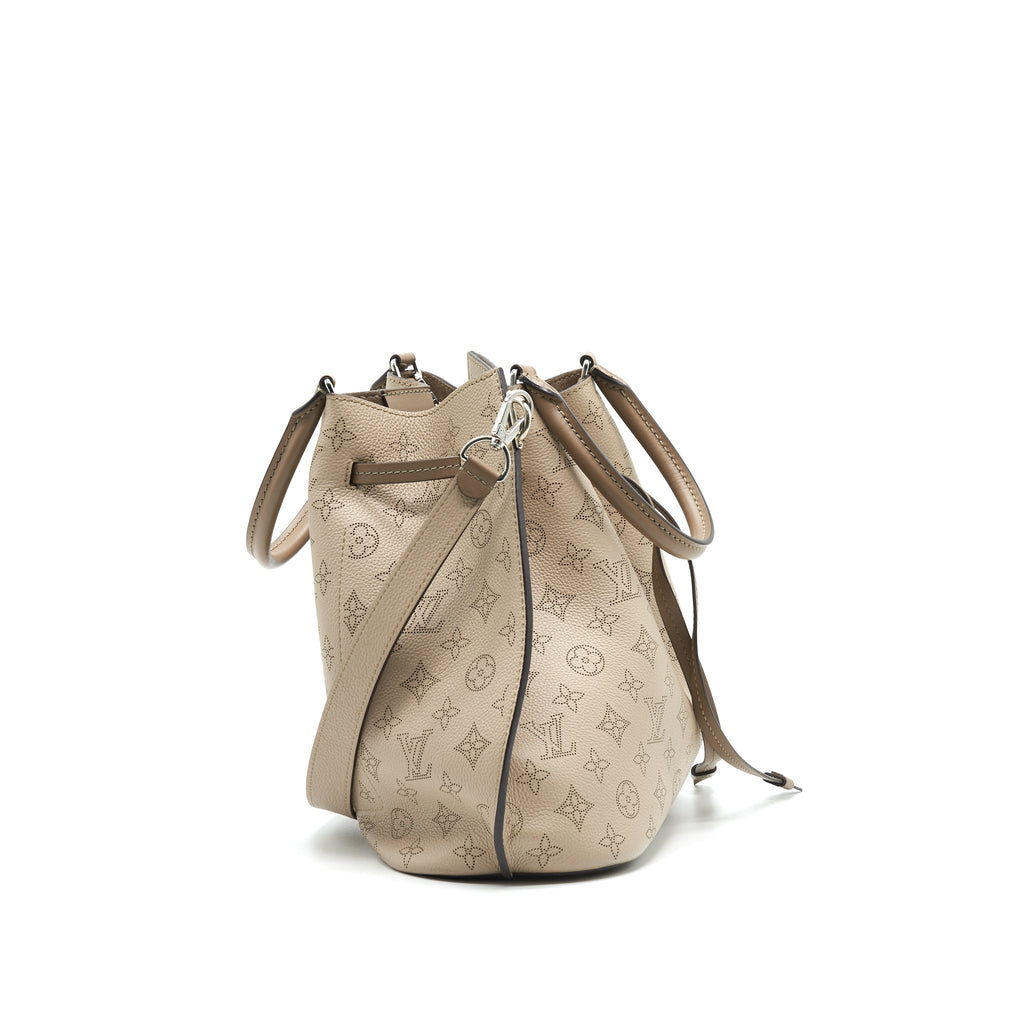 LOUIS VUITTON GIROLATA MAHINA TOTE BAG GREY