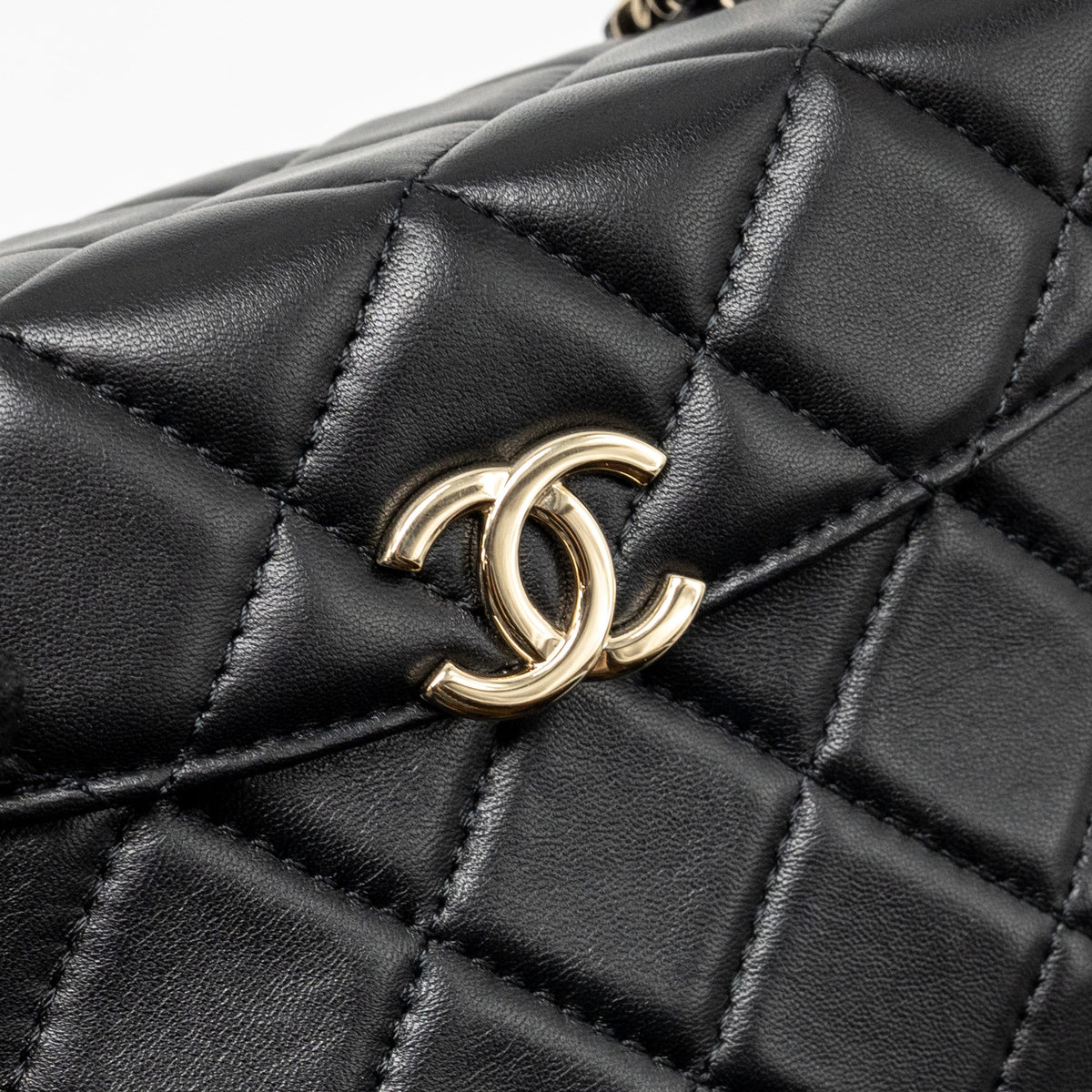 CHANEL FLAP VANITY WITH CHAIN LAMBSKIN BLACK LGWH (MICROCHIP)