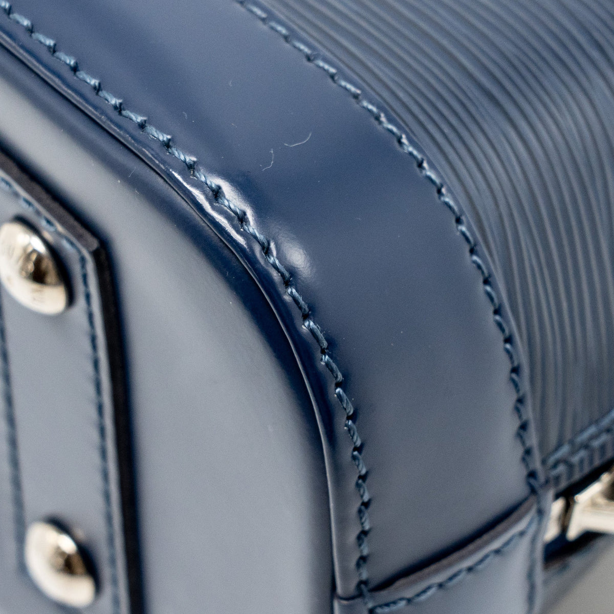 LOUIS VUITTON ALMA BB EPI INDIGO SHW
