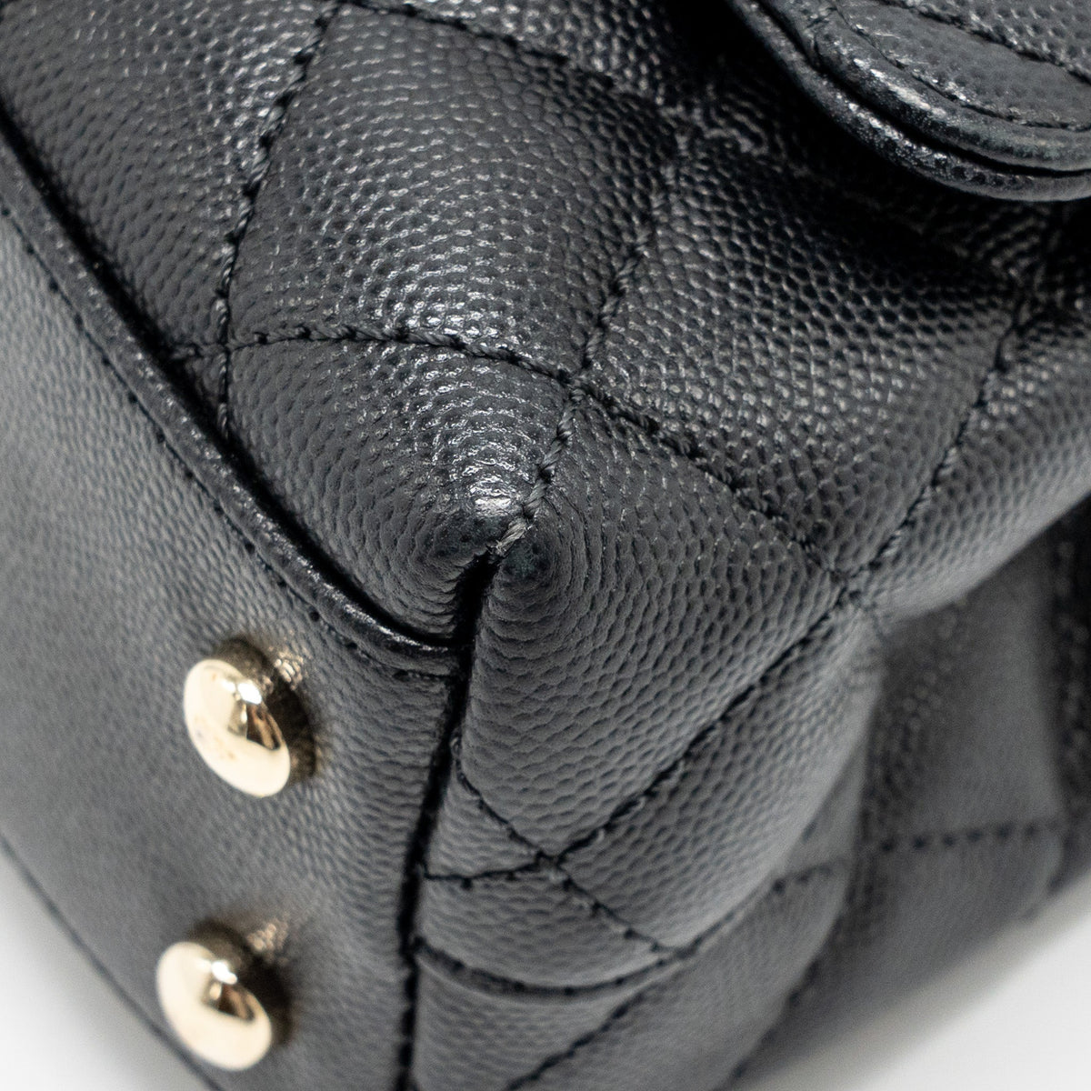 CHANEL MINI COCO HANDLE CAVIAR BLACK LGHW (MICROCHIP)