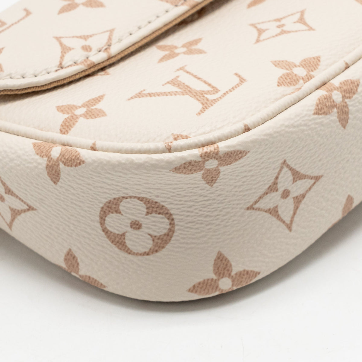 Louis Vuitton Wallet on Chain Ivy Monogram Dune Canvas White Beige GHW