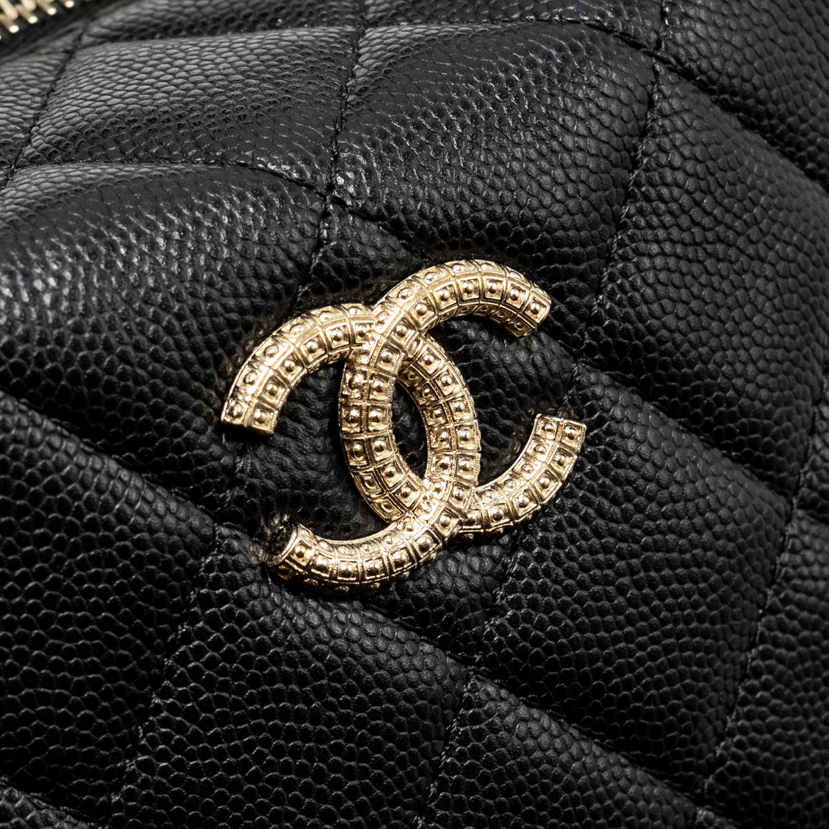 CHANEL 25C DETAIL LOGO QUILTED HOBO BAG CAVIAR BLACK GHW (MICROCHIP)