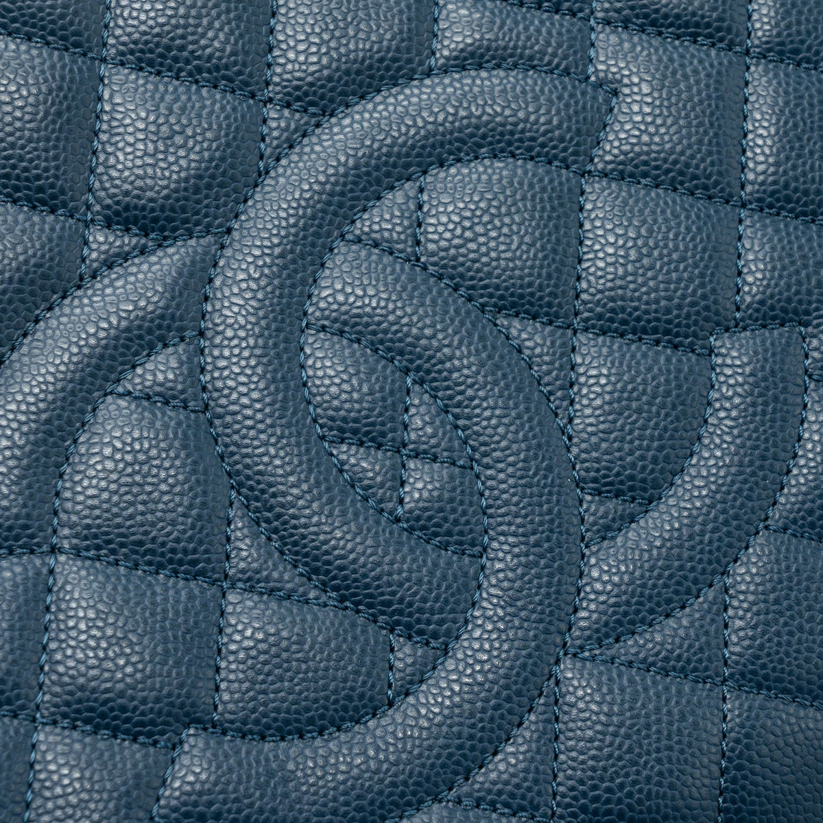 CHANEL GRAND SHOPPING TOTE/ GST CAVIAR DARK BLUE SHW