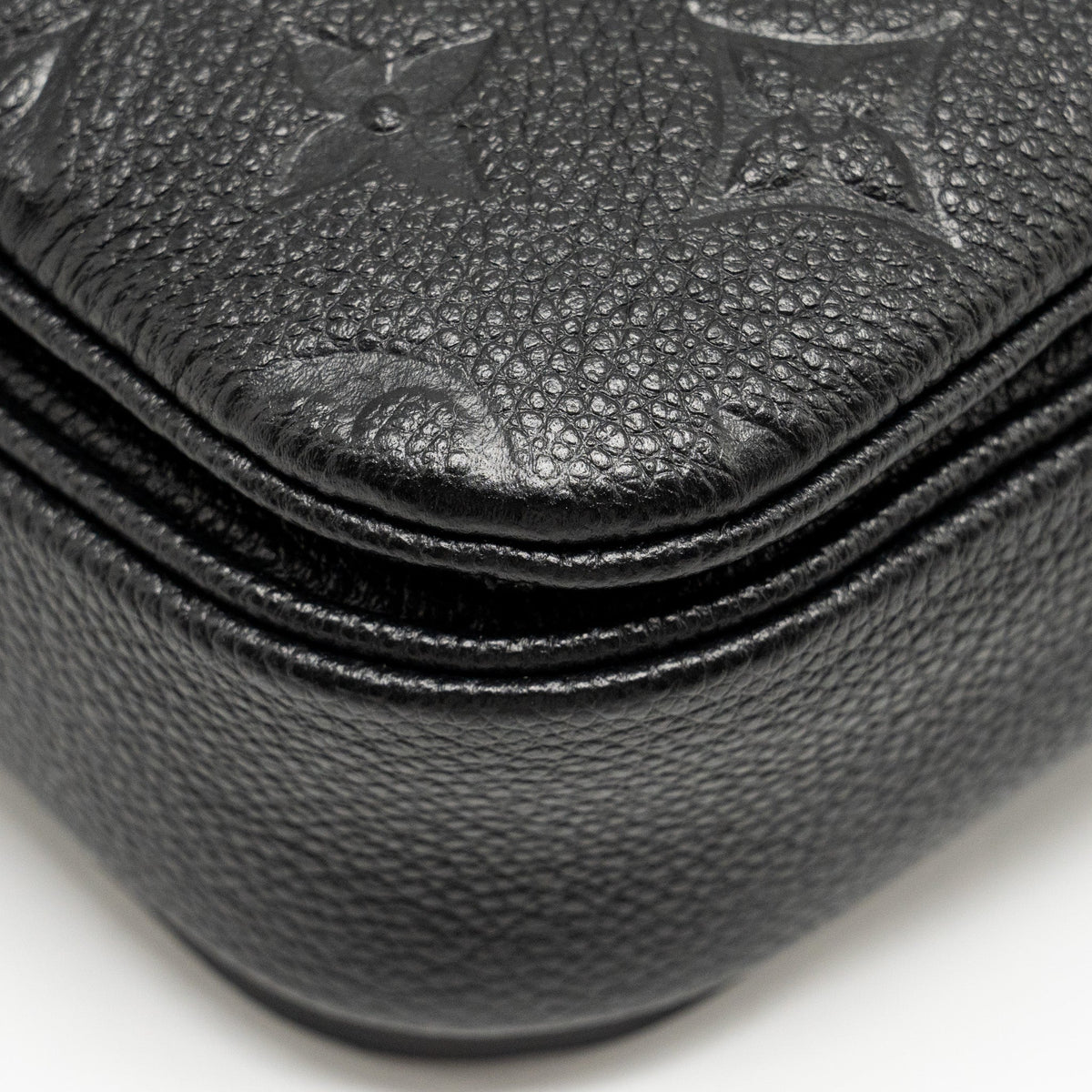 LOUIS VUITTON POCHETTE METIS MONOGRAM EMPREINTE BLACK GHW