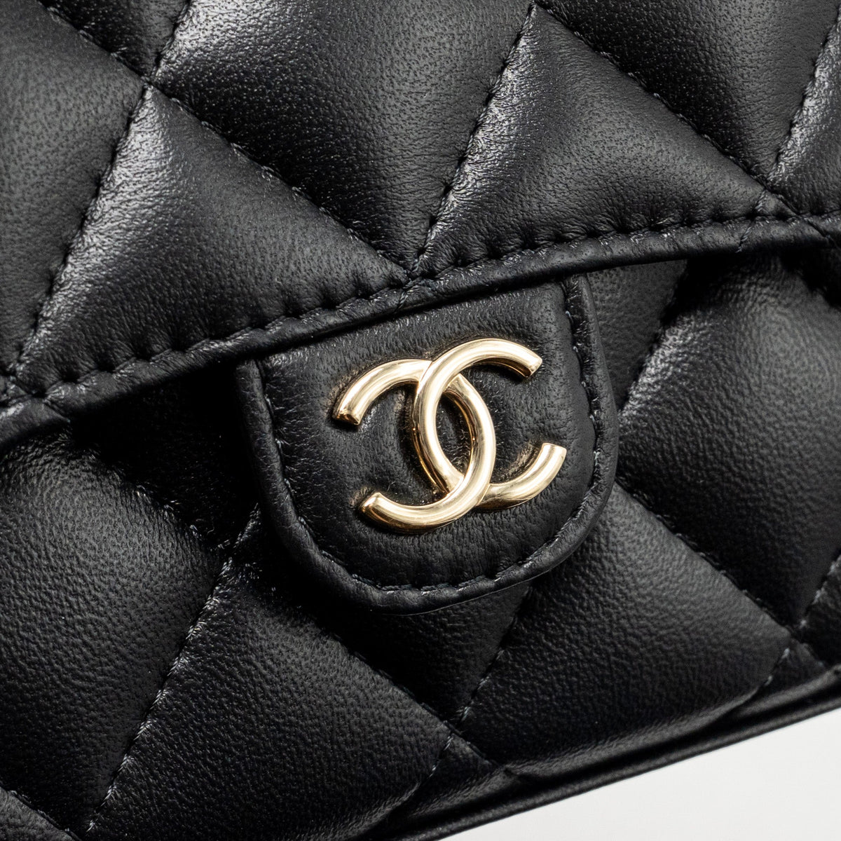 CHANEL DETAILED TOP HANDLE MINI CLUTCH WITH CHAIN LAMBSKIN BLACK LGHW (MICROCHIP)