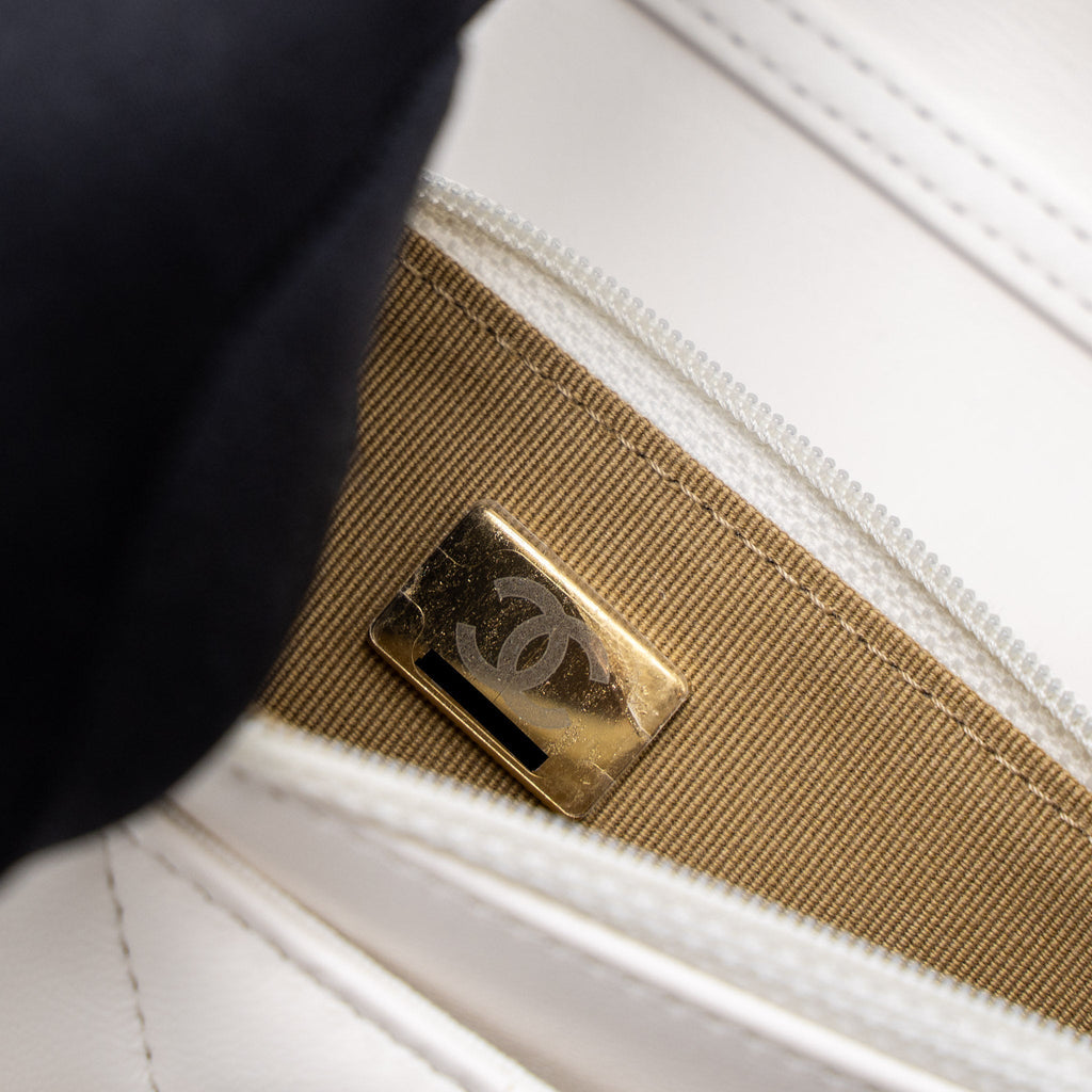 CHANEL PEARL CRUSH WALLET ON CHAIN LAMBSKIN WHITE BRUSHED GHW (MICROCHIP)