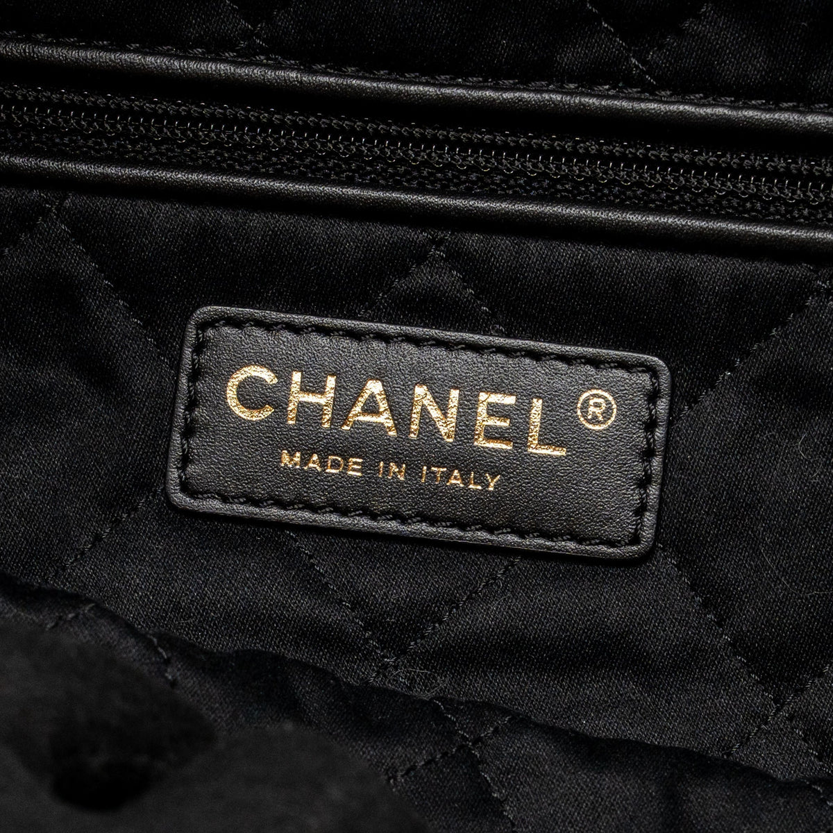 CHANEL SMALL 22 BAG SHINY CALFSKIN BLACK GHW (MICROCHIP)