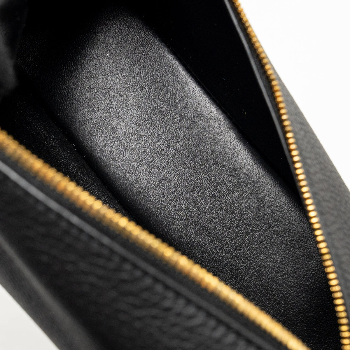 Loro Piana extra pocket L19 grained calfskin black GHW