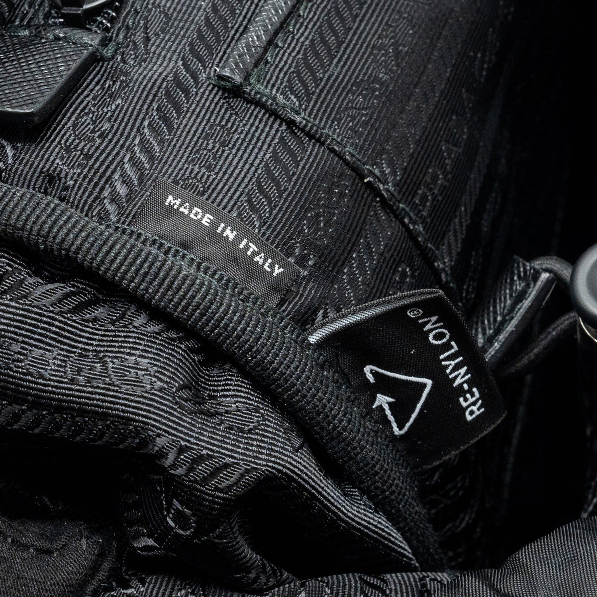 PRADA BACKPACK RE-NYLON/SAFFIANO BLACK SHW