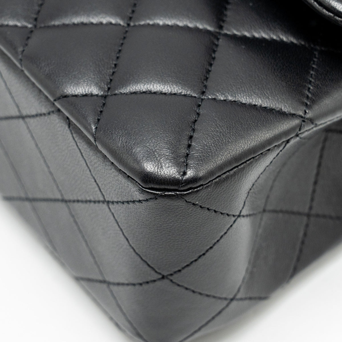 CHANEL SMALL CLASSIC DOUBLE FLAP BAG LAMBSKIN BLACK SHW (MICROCHIP)