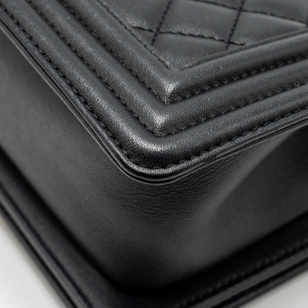 CHANEL SMALL BOY BAG CALFSKIN BLACK GHW (MICROCHIP)