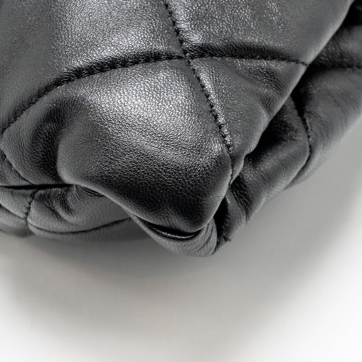 Chanel 25k Medium Bow Bag Lambskin Black GHW (microchip)