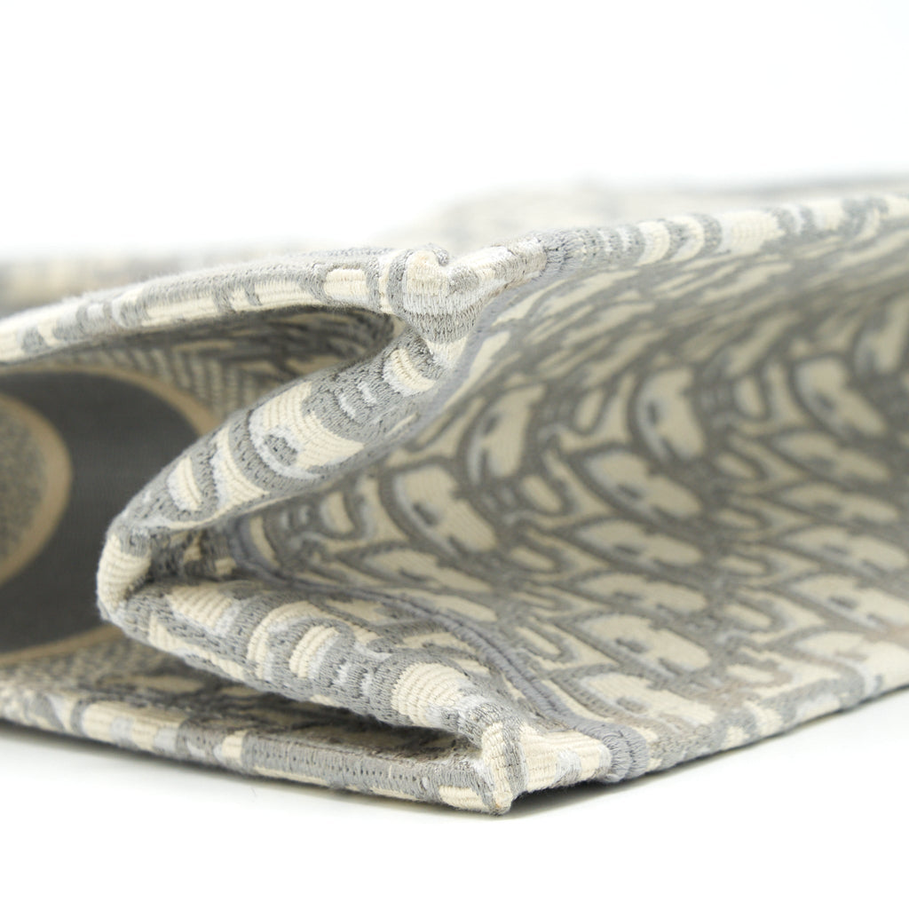 DIOR MEDIUM BOOK TOTE GREY OBLIQUE EMBROIDERY