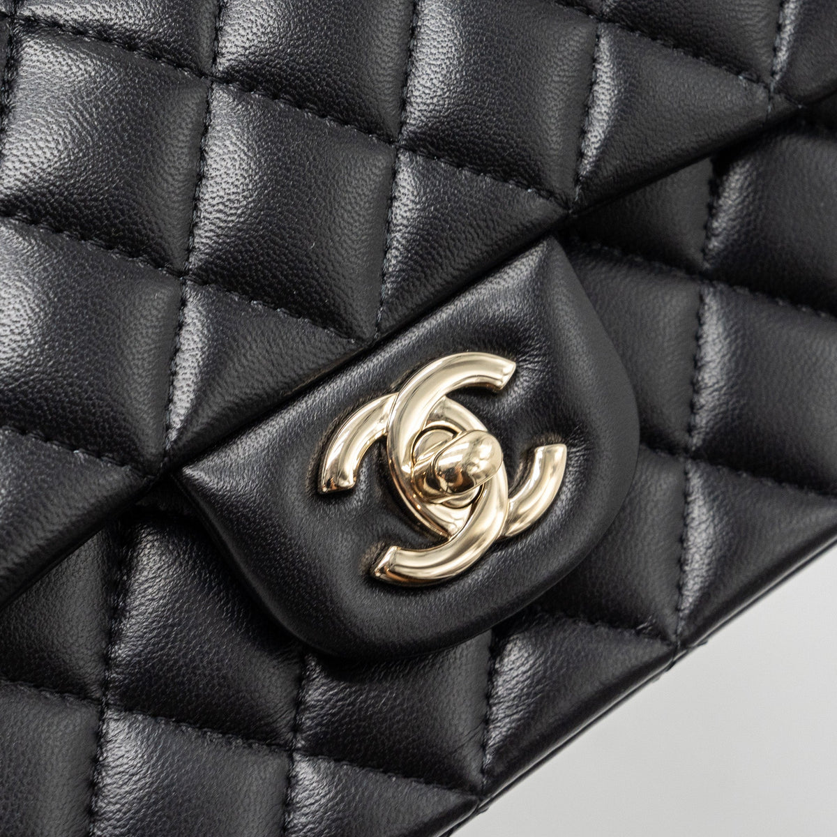CHANEL TOP HANDLE MINI RECTANGULAR LAMBSKIN BLACK LGHW(MICROCHIP)