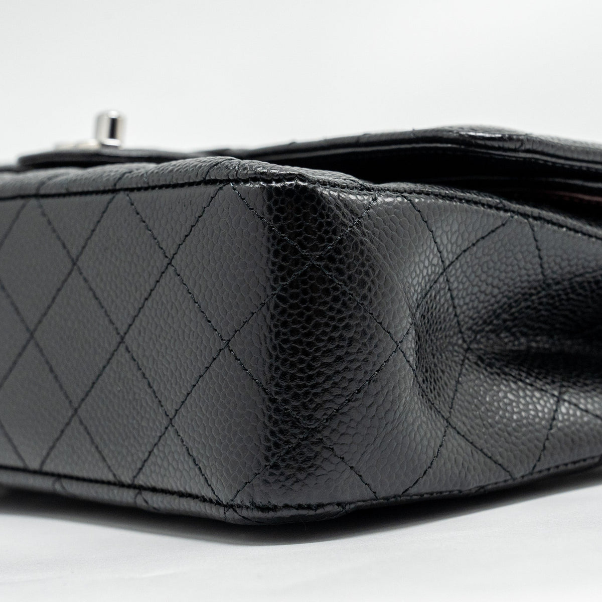 CHANEL MEDIUM CLASSIC DOUBLE FLAP BAG CAVIAR BLACK SHW (MICROCHIP)
