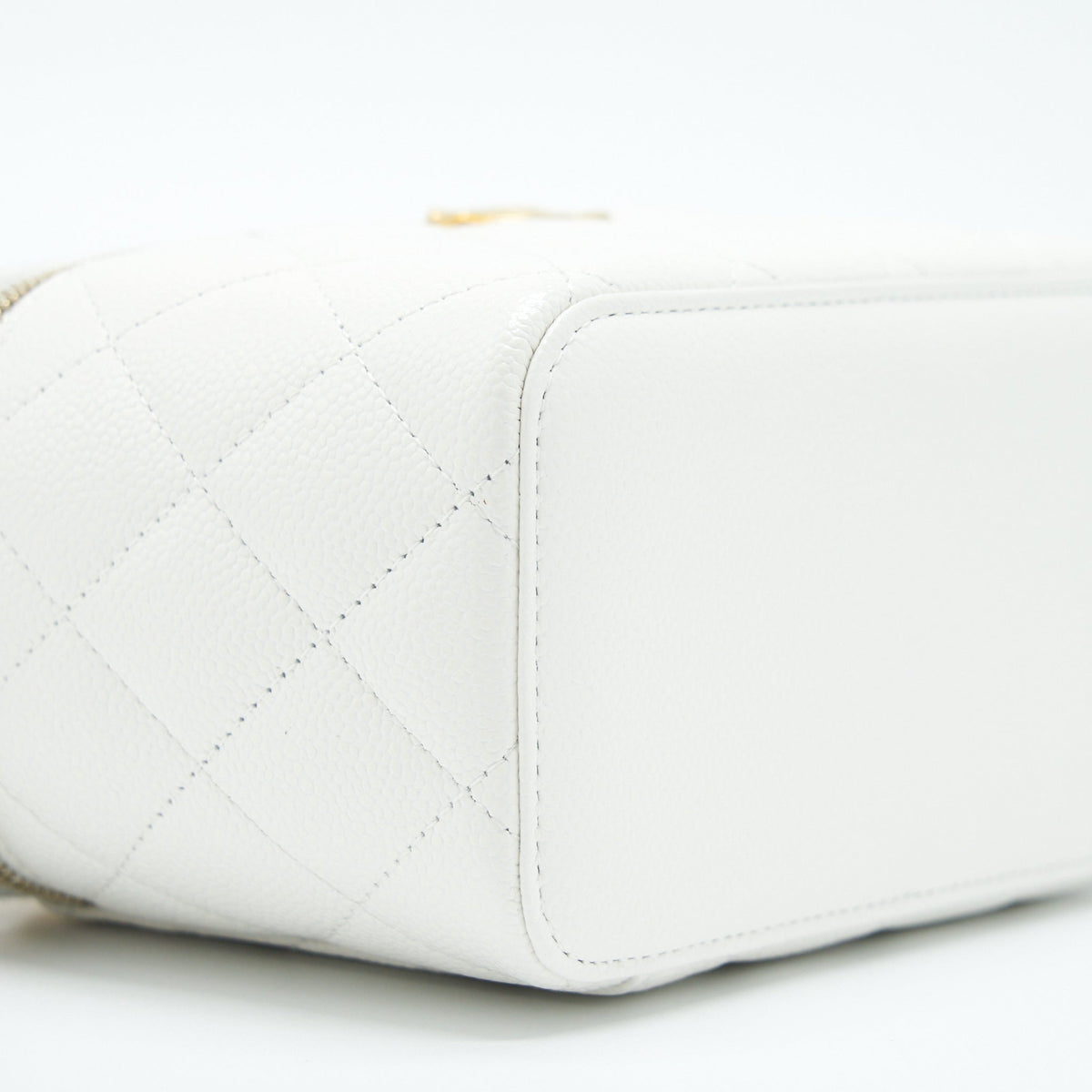 CHANEL 22S LOGO TOP HANDLE LONG VANITY WITH CHAIN CAVIAR WHITE GHW