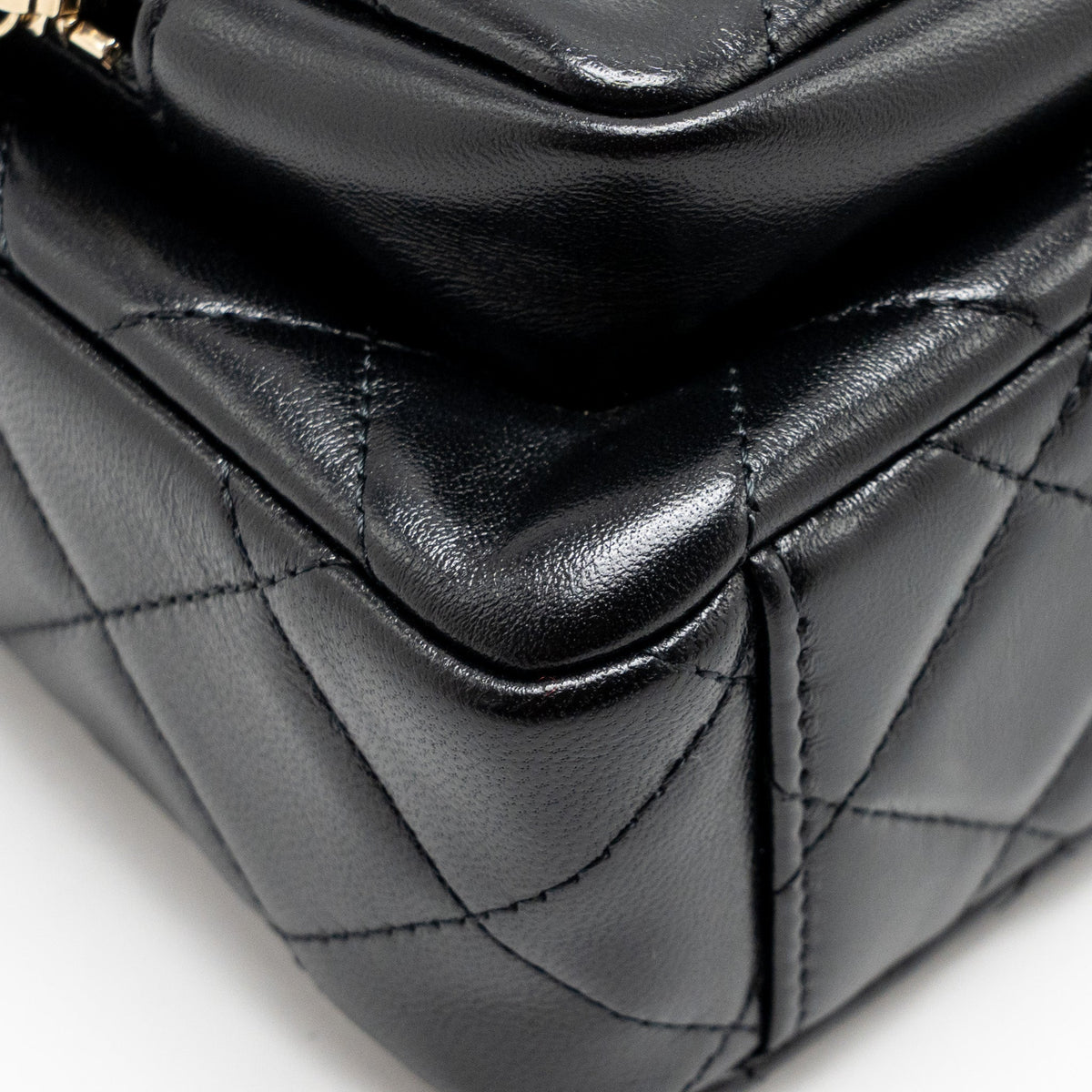 CHANEL 25C CAMERA BAG SHINY LAMBSKIN BLACK LGHW (MICROCHIP)