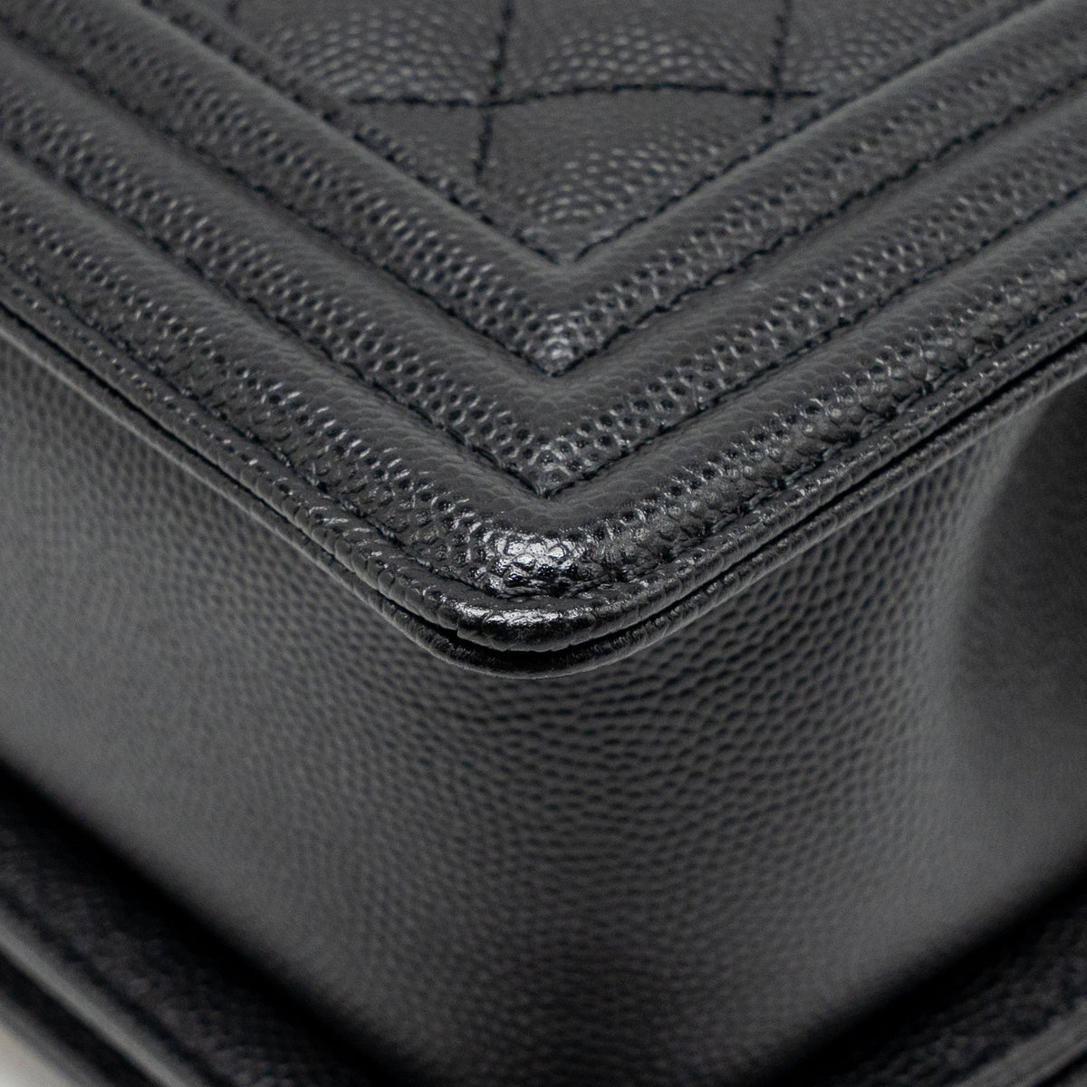 CHANEL SMALL BOY BAG CAVIAR BLACK GHW (MICROCHIP)