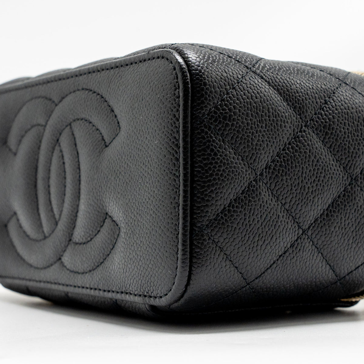 CHANEL COCO LOVE LONG VANITY WITH ADJUSTABLE CHAIN CAVIAR BLACK GHW (MICROCHIP)