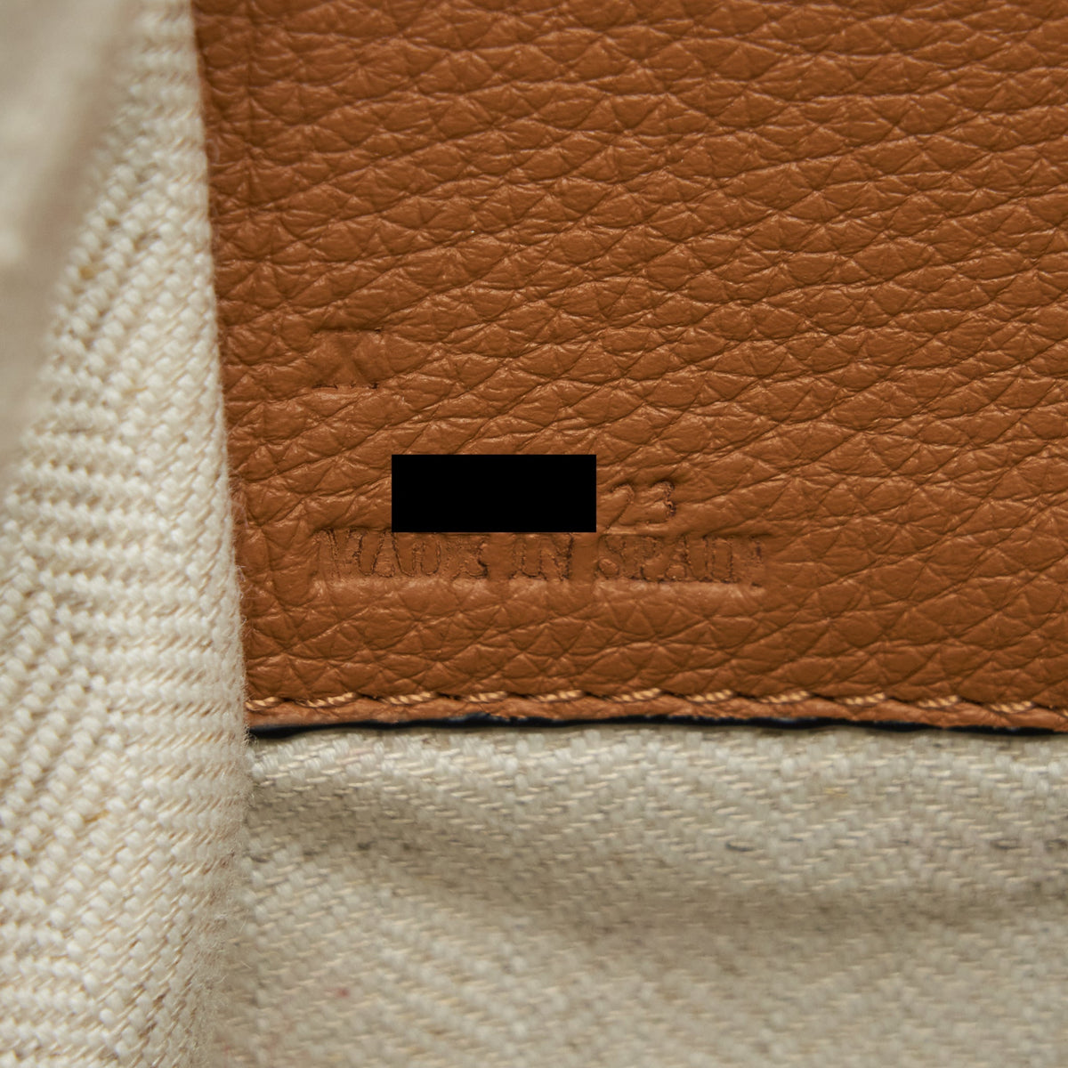 LOEWE SMALL HAMMOCK BAG SOFT CALFSKIN LIGHT CARAMEL GHW