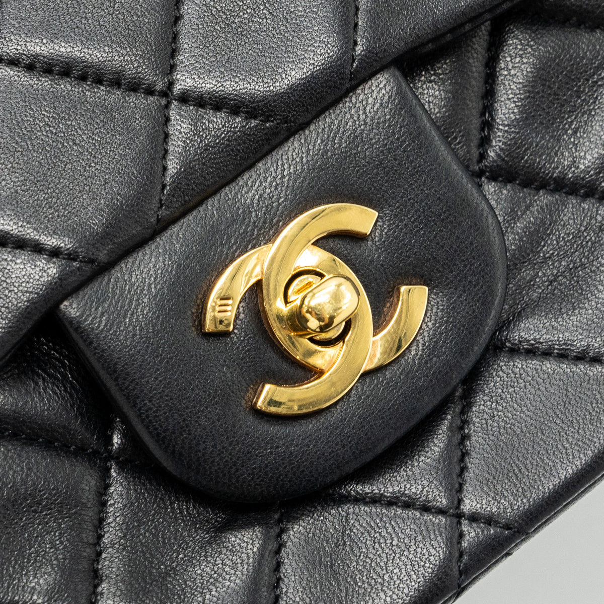 CHANEL VINTAGE SMALL CLASSIC DOUBLE FLAP BAG LAMBSKIN BLACK GHW