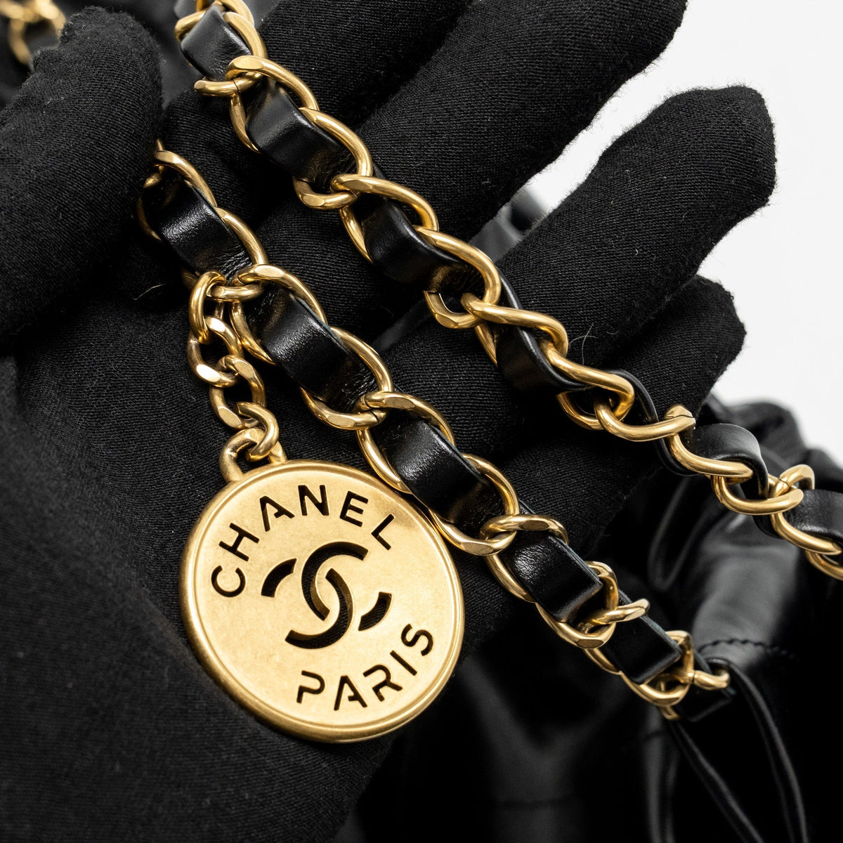 CHANEL MEDIUM 22 BAG GOLD LETTER SHINY CALFSKIN BLACK GHW (MICROCHIP)