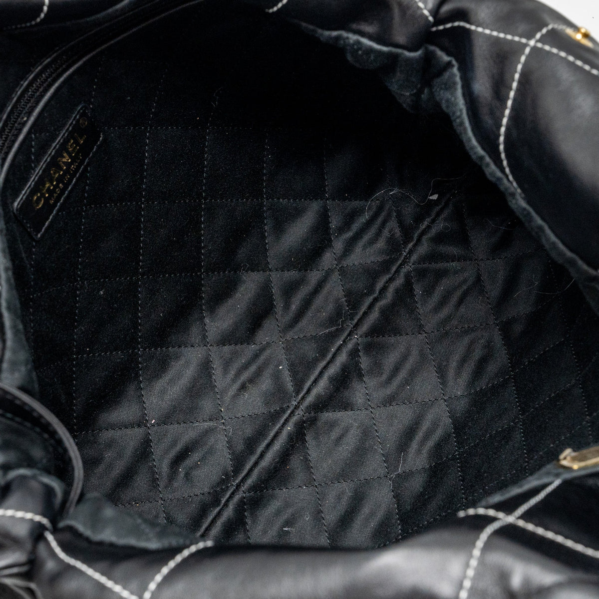 CHANEL SMALL 22 BAG CALFSKIN WITH WHITE STITCHING BLACK GHW (MICROCHIP)