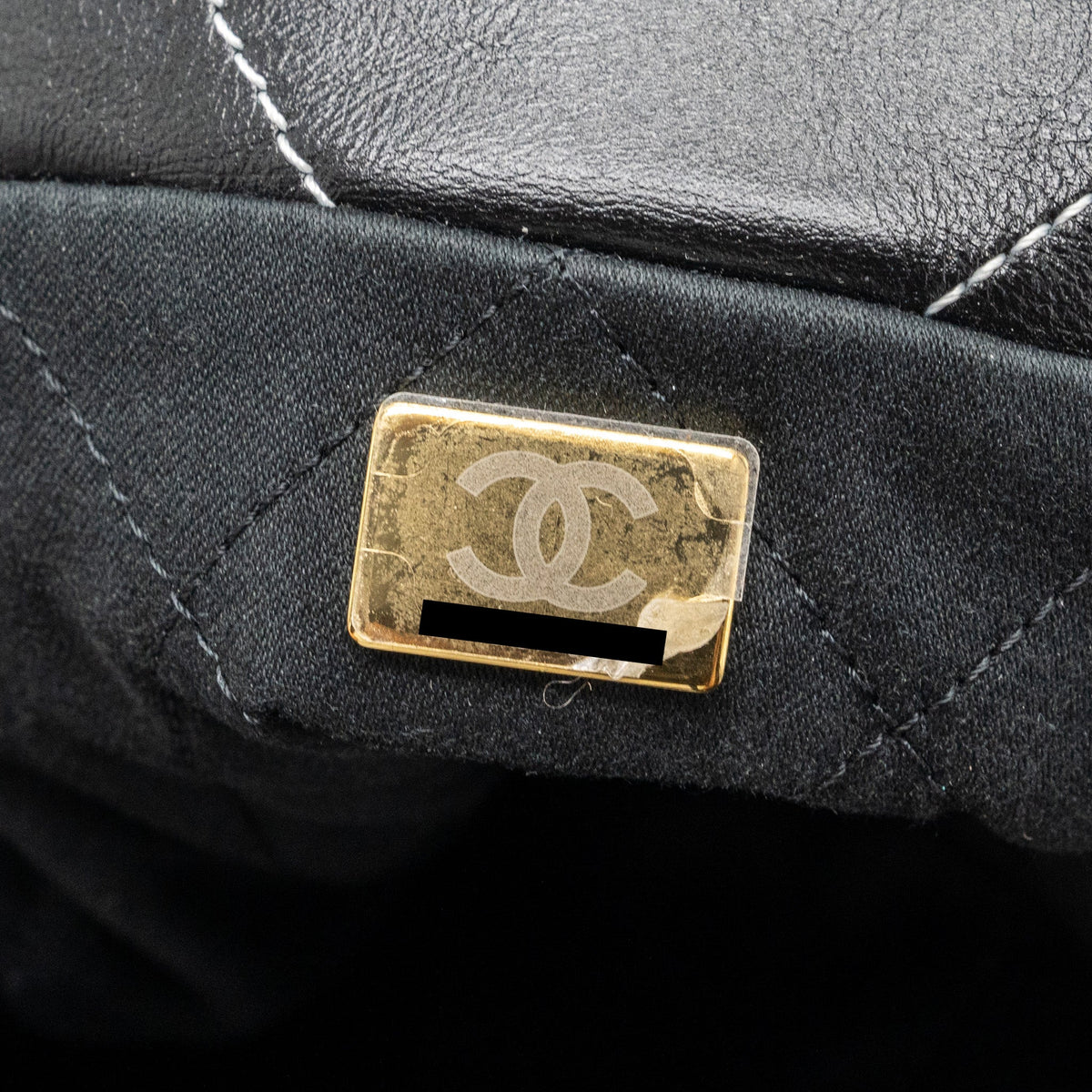 CHANEL SMALL 22 BAG CALFSKIN WITH WHITE STITCHING BLACK GHW (MICROCHIP)