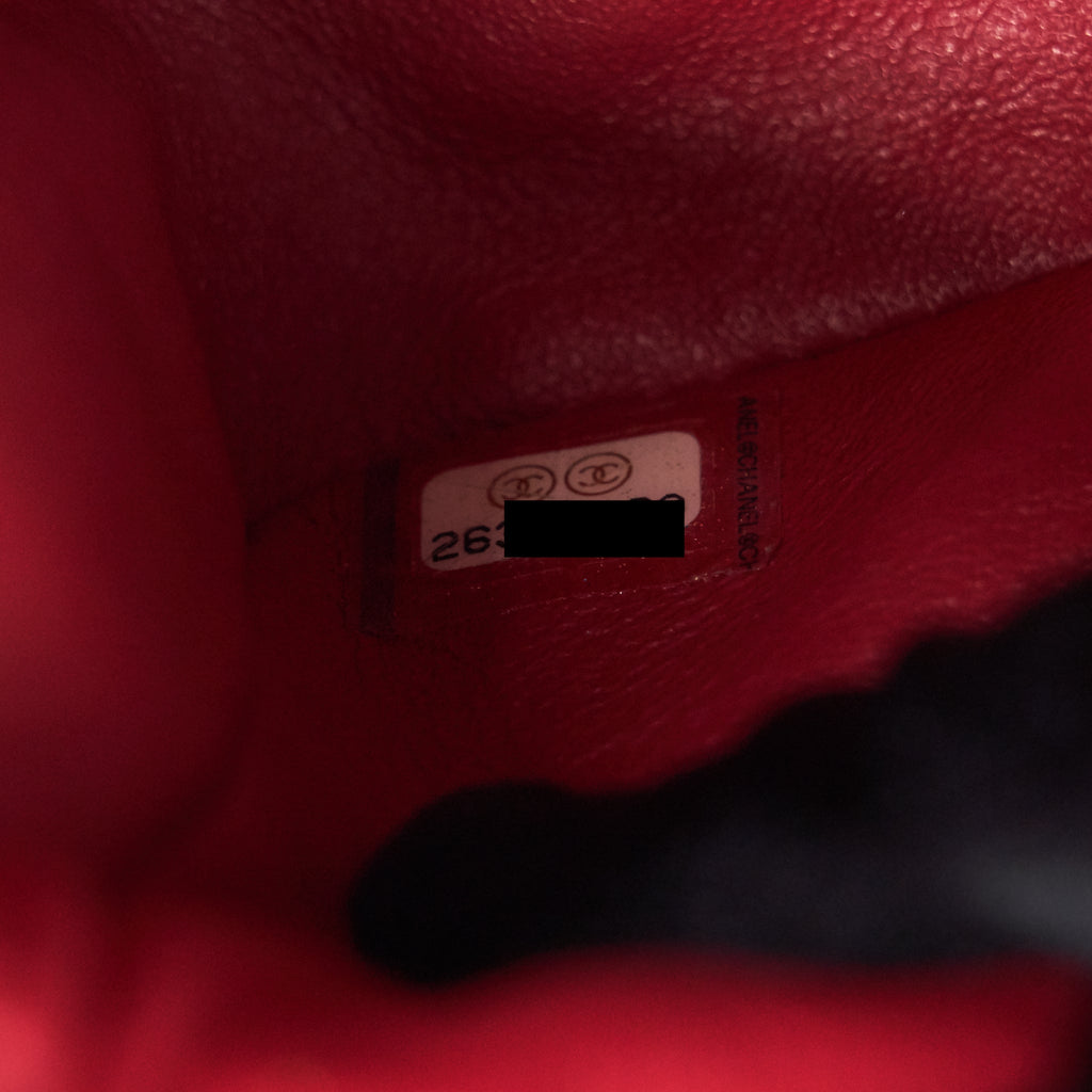 CHANEL MEDIUM CLASSIC DOUBLE FLAP CAVIAR RASPBERRY RED WITH LGHW
