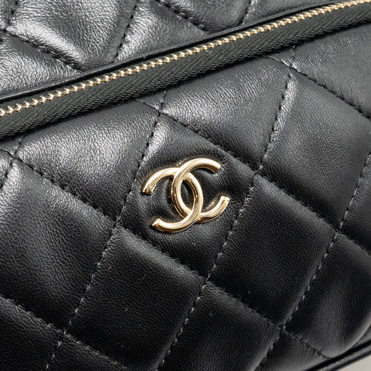 CHANEL 25C CAMERA BAG LAMBSKIN BLACK LGHW (MICROCHIP)