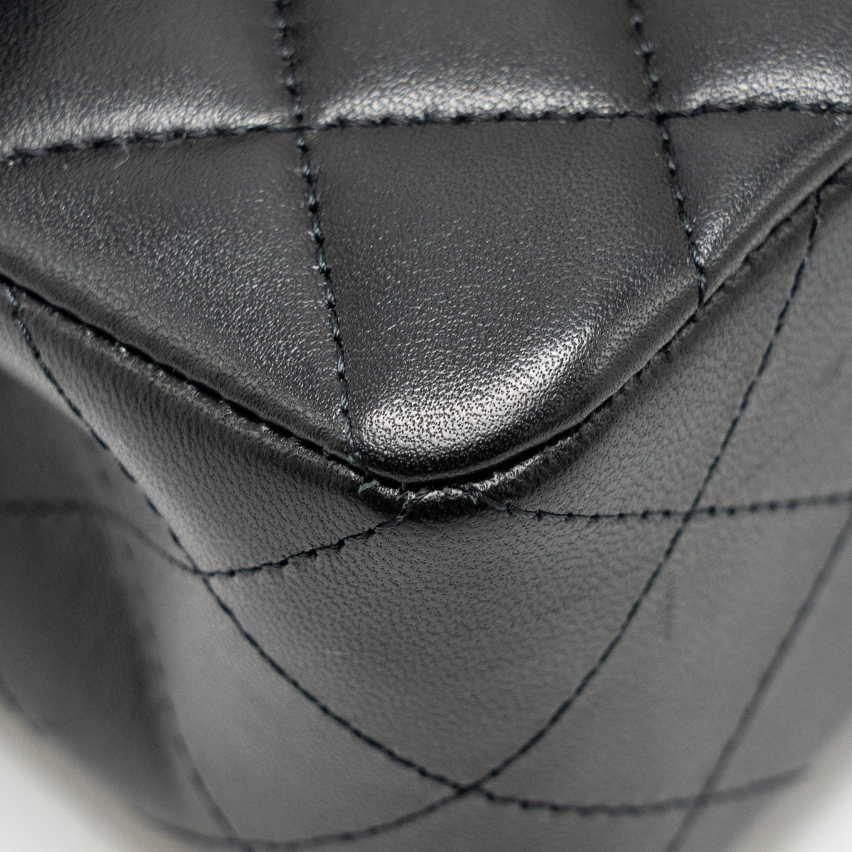 CHANEL SMALL CLASSIC DOUBLE FLAP BAG LAMBSKIN BLACK GHW(MICROCHIP)