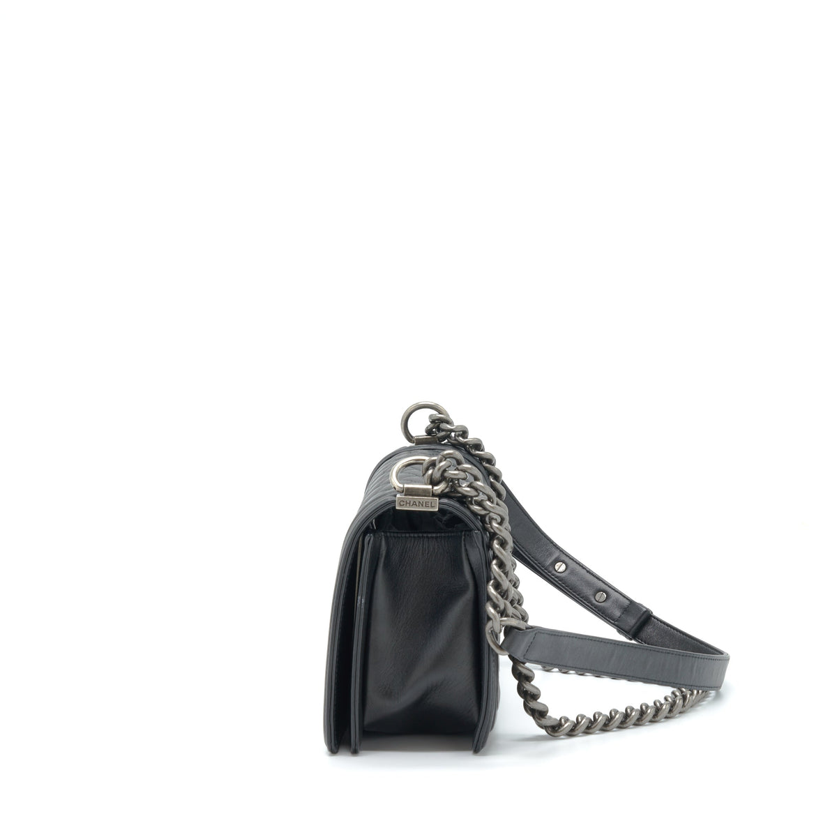 CHANEL MEDIUM BOY BAG CALFSKIN BLACK RUTHENIUM/BLACK HARDWARE