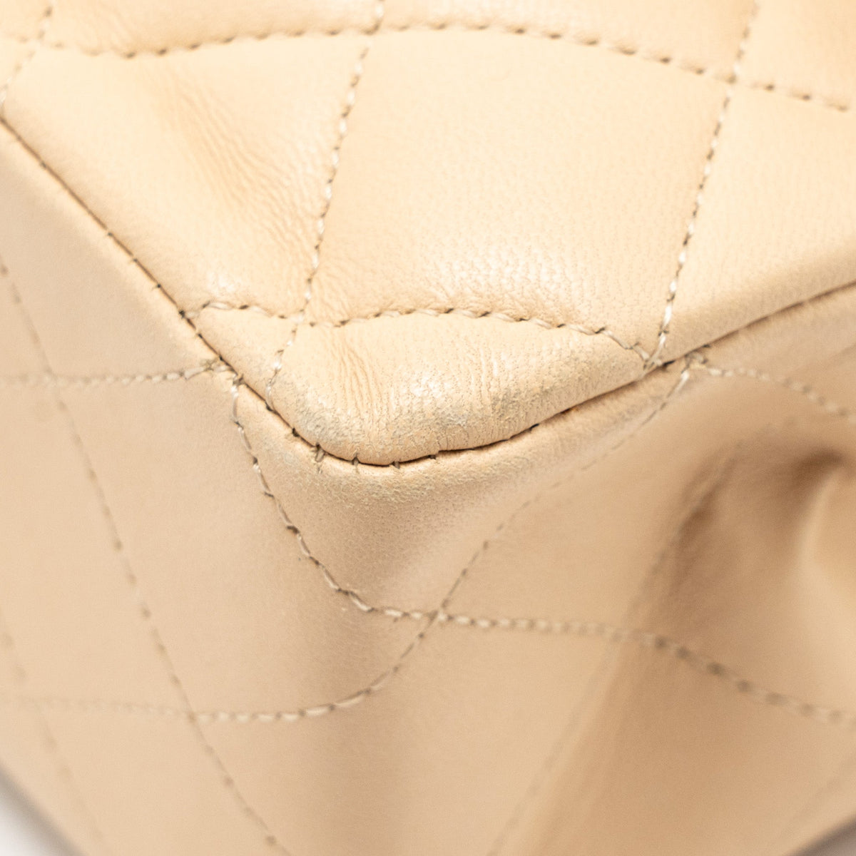 CHANEL MEDIUM DOUBLE FLAP BAG LAMBSKIN BEIGE GHW