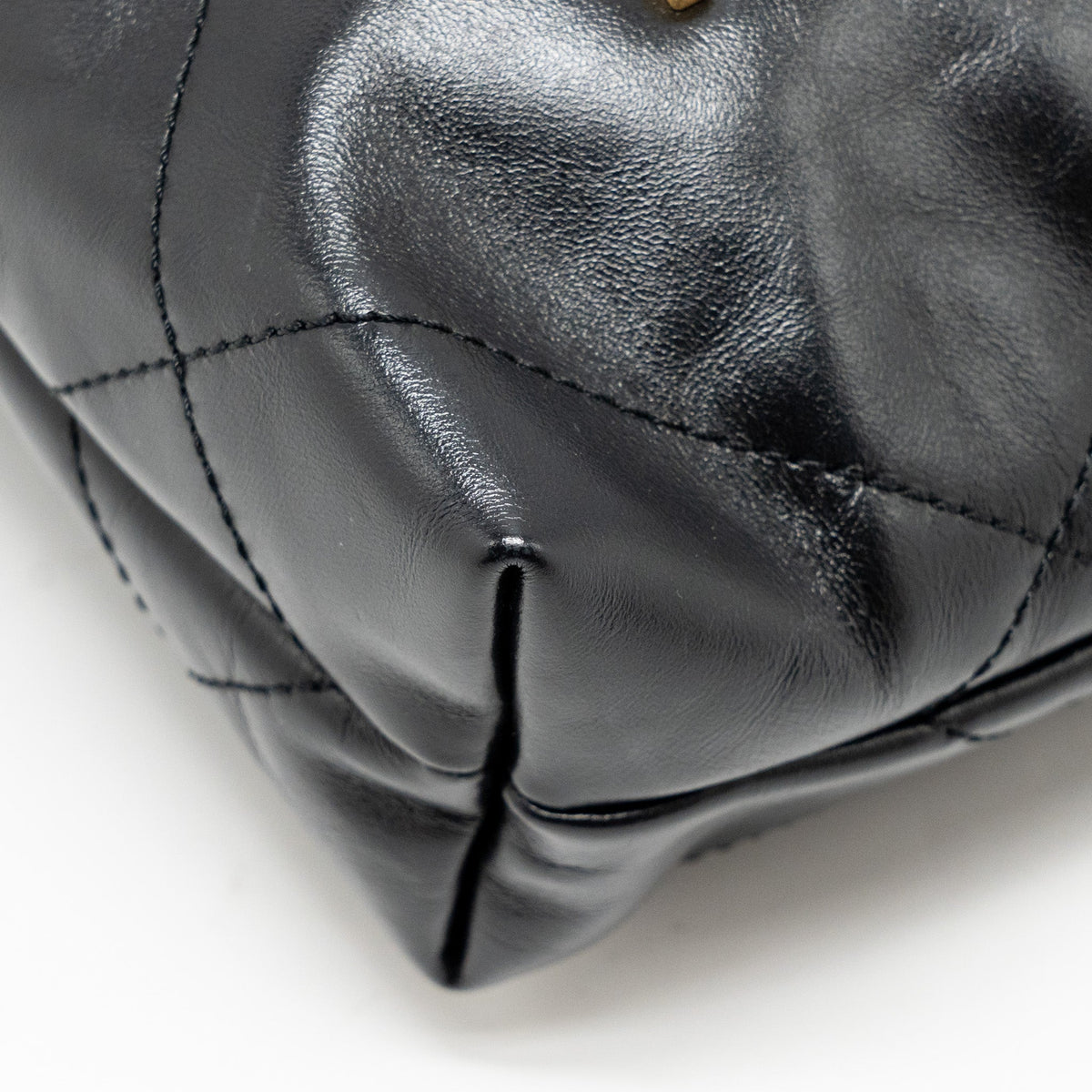 CHANEL MINI 22 BAG CALFSKIN BLACK GHW (MICROCHIP)