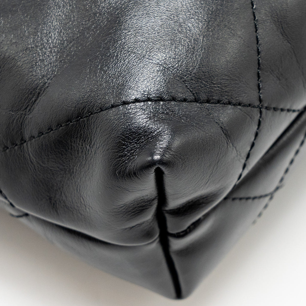 CHANEL MINI 22 BAG CALFSKIN BLACK GHW (MICROCHIP)