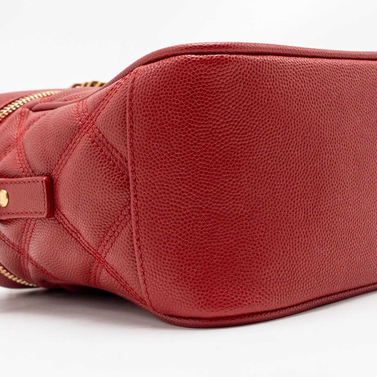 Saint laurent/YSL Paris 80’s quilted vanity crossbody bag calfskin red GHW