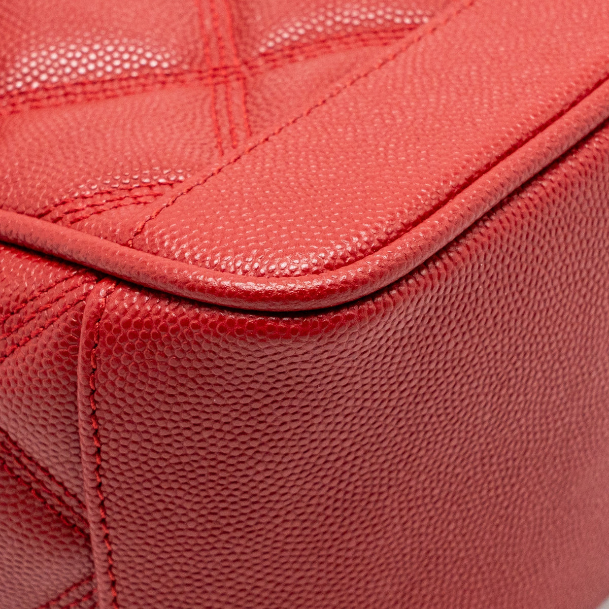 Saint laurent/YSL Paris 80’s quilted vanity crossbody bag calfskin red GHW