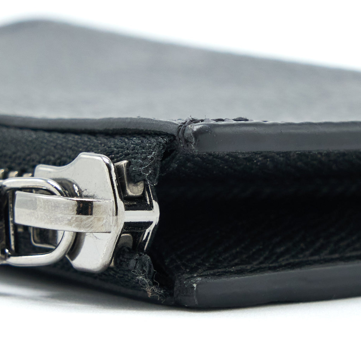 LOUIS VUITTON ZIP CARDHOLDER MONOGRAM ECLIPSE CANVAS SHW