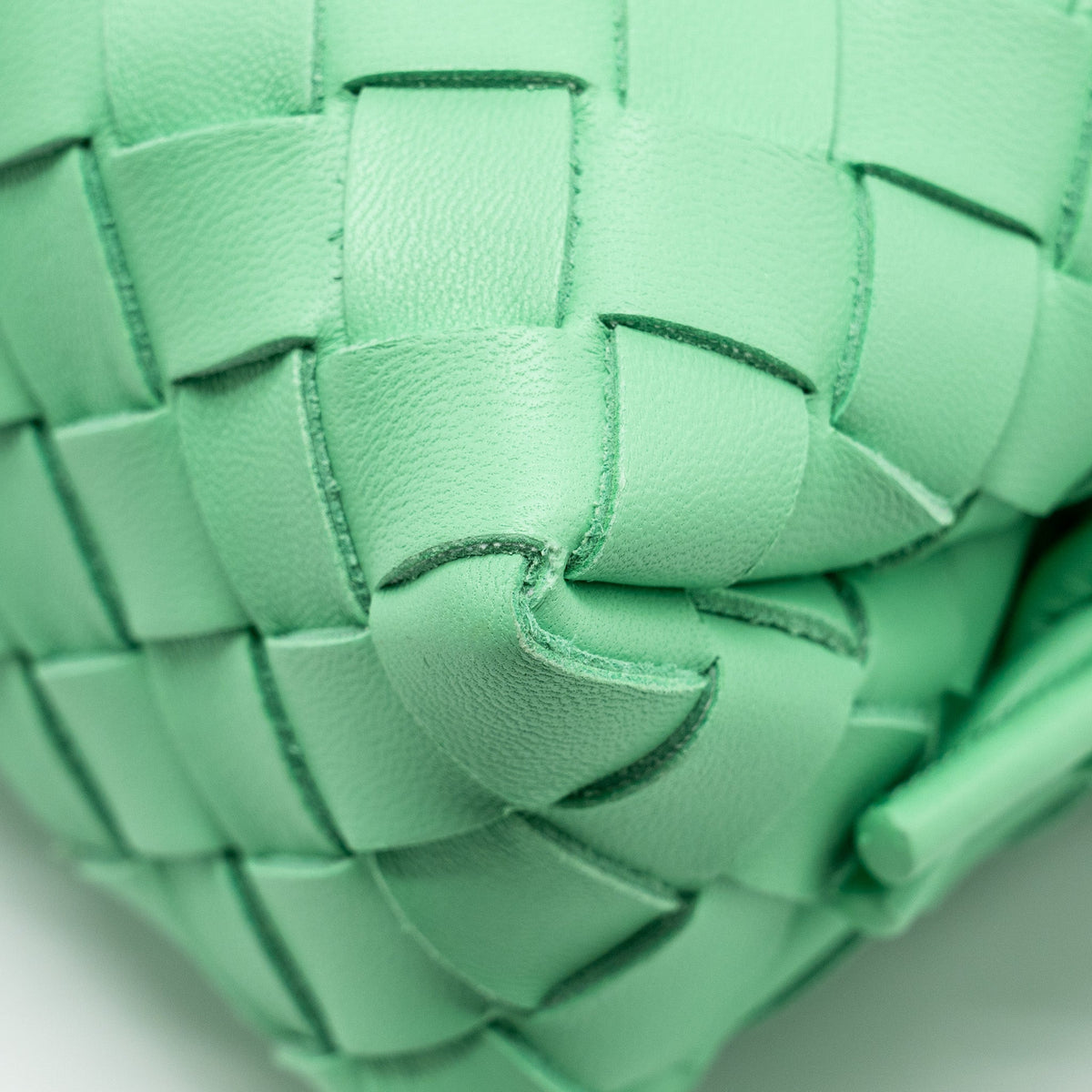 BOTTEGA VENETA MINI LOOP CAMERA BAG LAMBSKIN LIGHT GREEN SHW