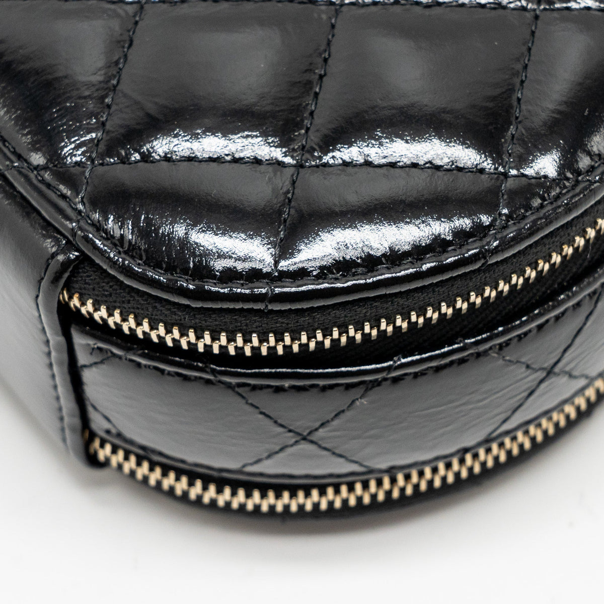 CHANEL 22B TOP HANDLE MINI ROUND VANITY CASE WITH CHAIN SHINY LAMBSKIN BLACK LGHW (MICROCHIP)