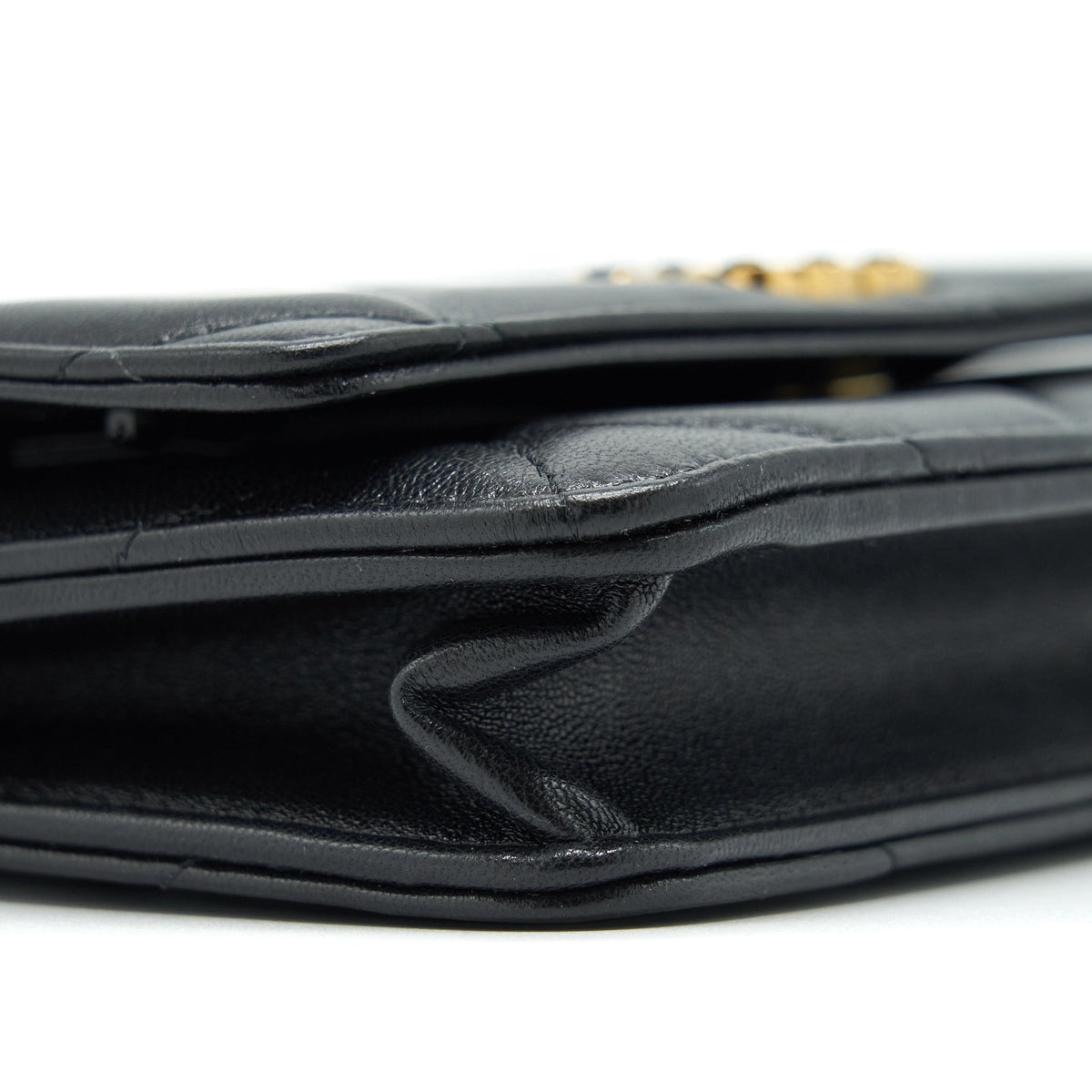 CHANEL 19 WALLET ON CHAIN LAMBSKIN BLACK WITH MULTICOLOUR HARDWARE (MICROCHIP)