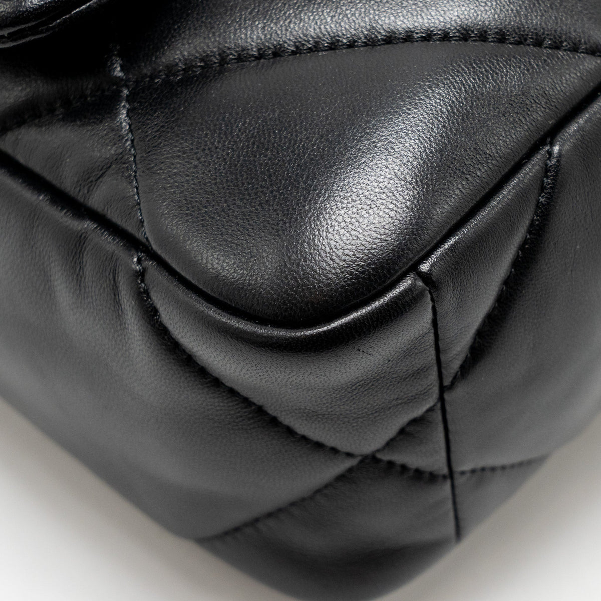 CHANEL SMALL 19 BAG LAMBSKIN BLACK MULTICOLOR HARDWARE (MICROCHIP)