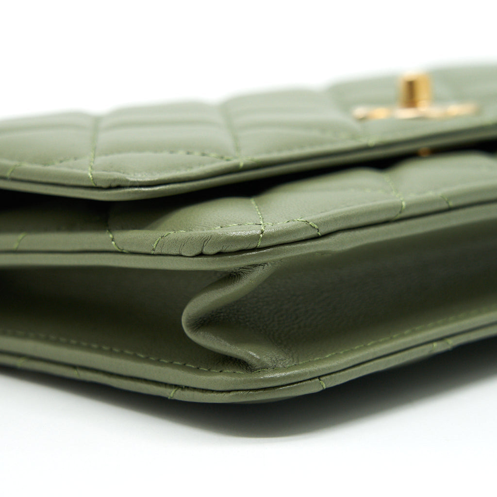 CHANEL 21B GREEN GHW PEARL CRUSH WALLET ON CHAIN
